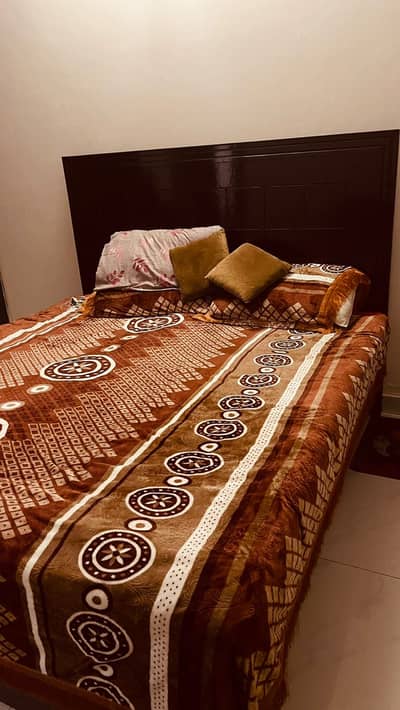 Total wooden minor used bed