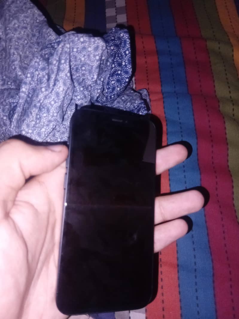 Apple iPhone 12 mini 1
