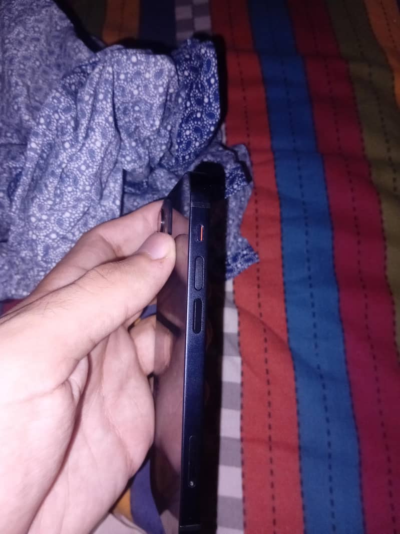 Apple iPhone 12 mini 3