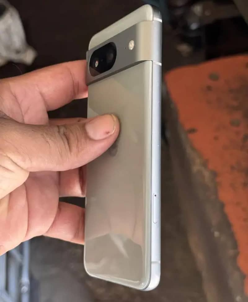 Google Pixel 8 3