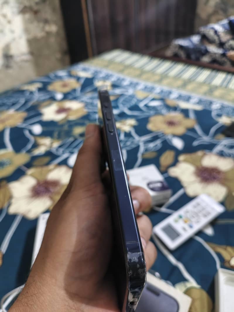Apple iPhone 15 Pro Max 1