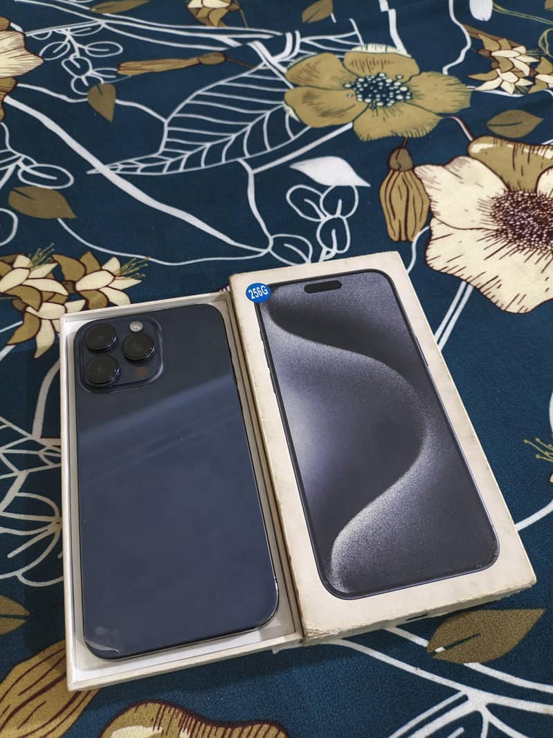 Apple iPhone 15 Pro Max 6