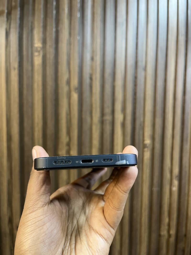 Apple iPhone 13 3