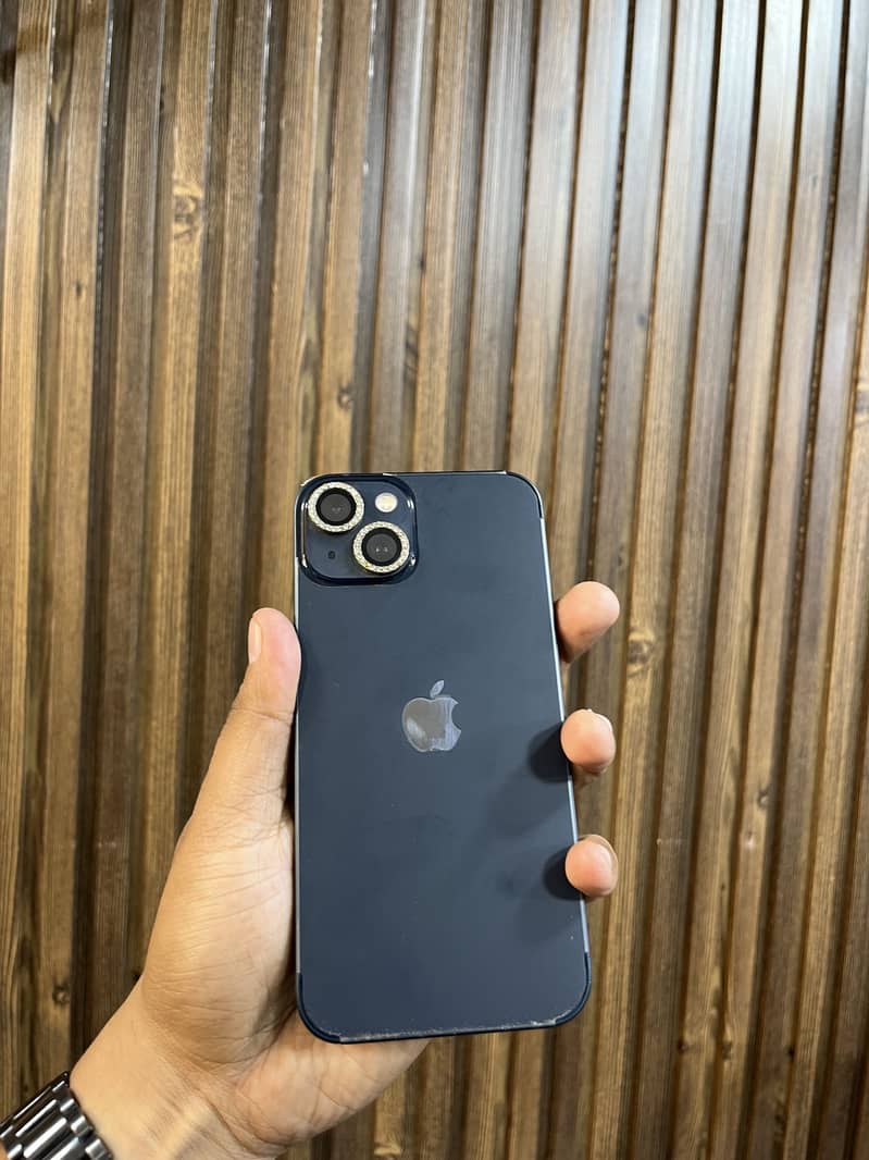 Apple iPhone 13 4