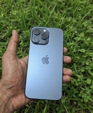 iPhone 15 Pro Max 1
