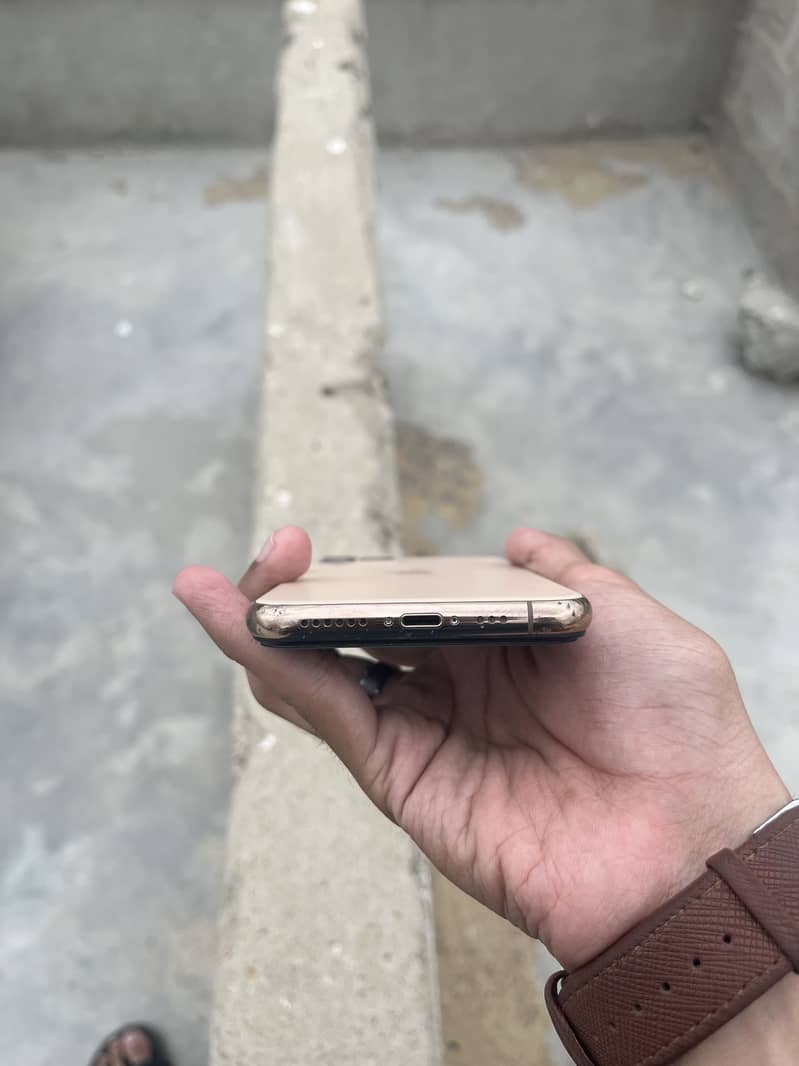Apple iPhone 11 Pro 0