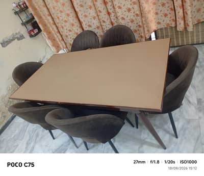 Dinning table for sale