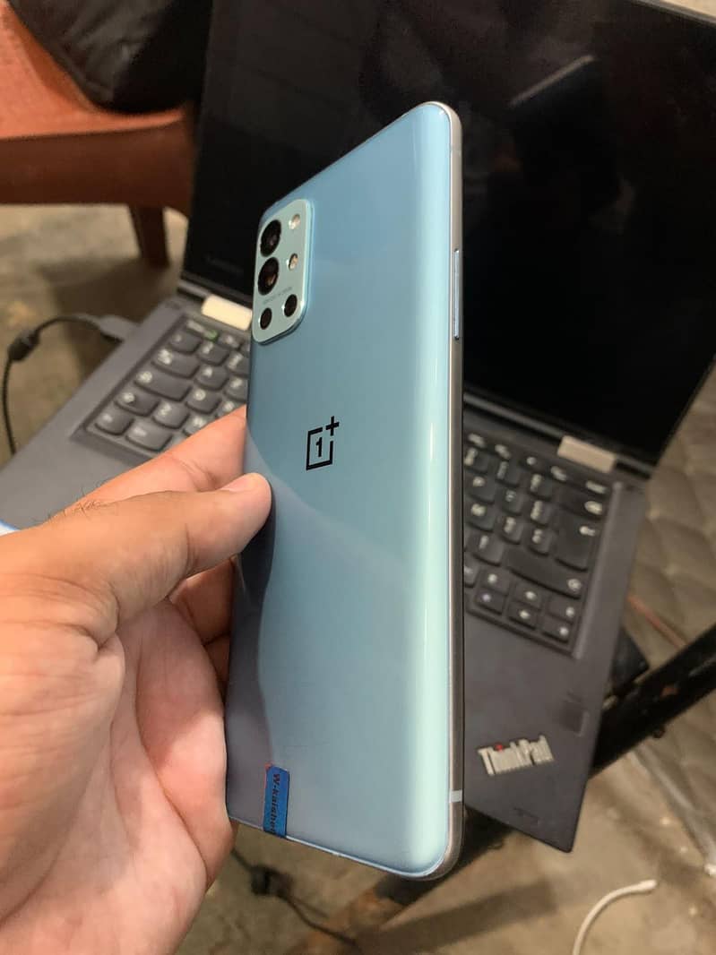 One Plus 9R 1