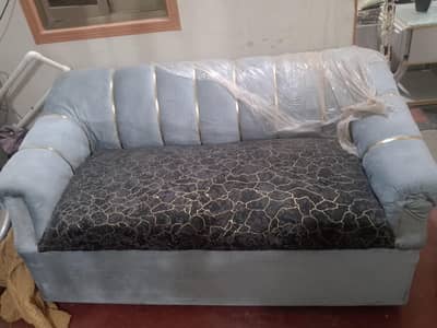sofa set new condition urjent sell