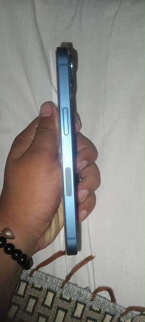 Apple iPhone 13 3