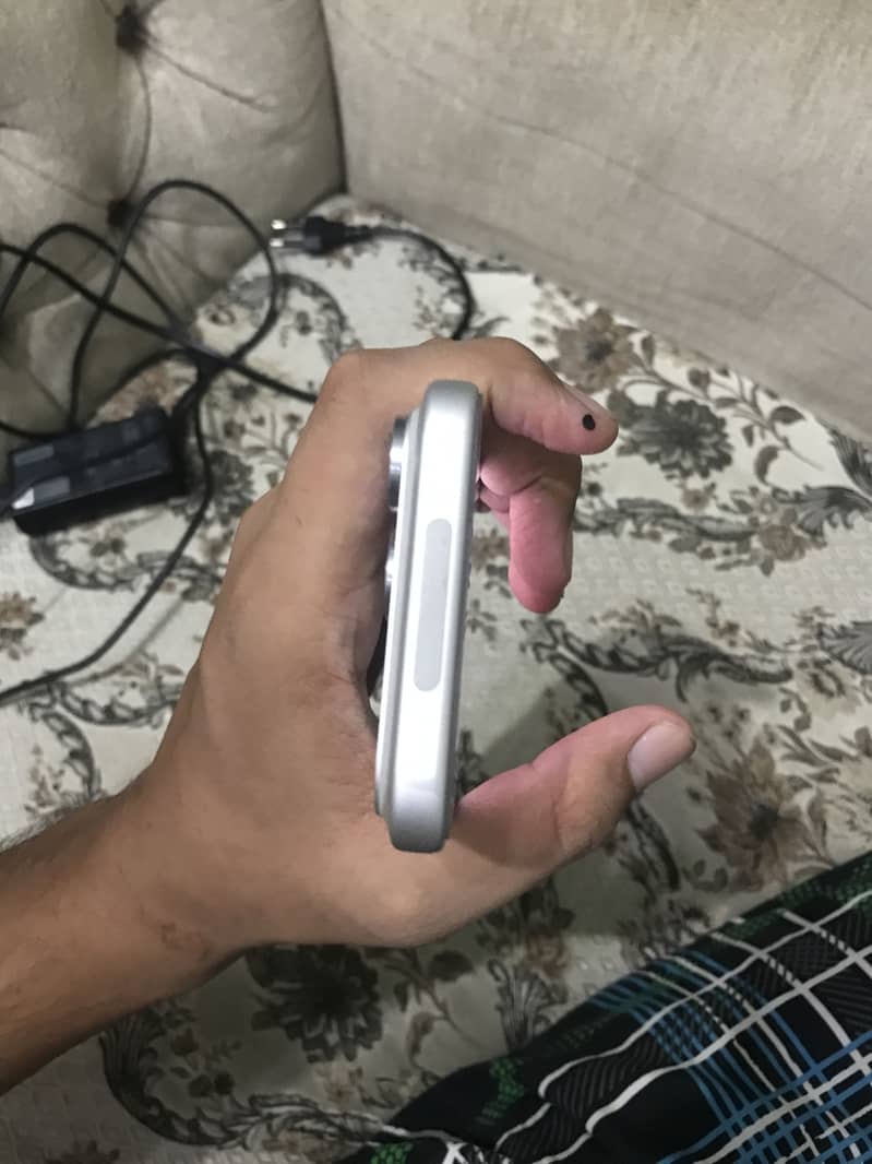 Apple iPhone 17 Pro Max 5