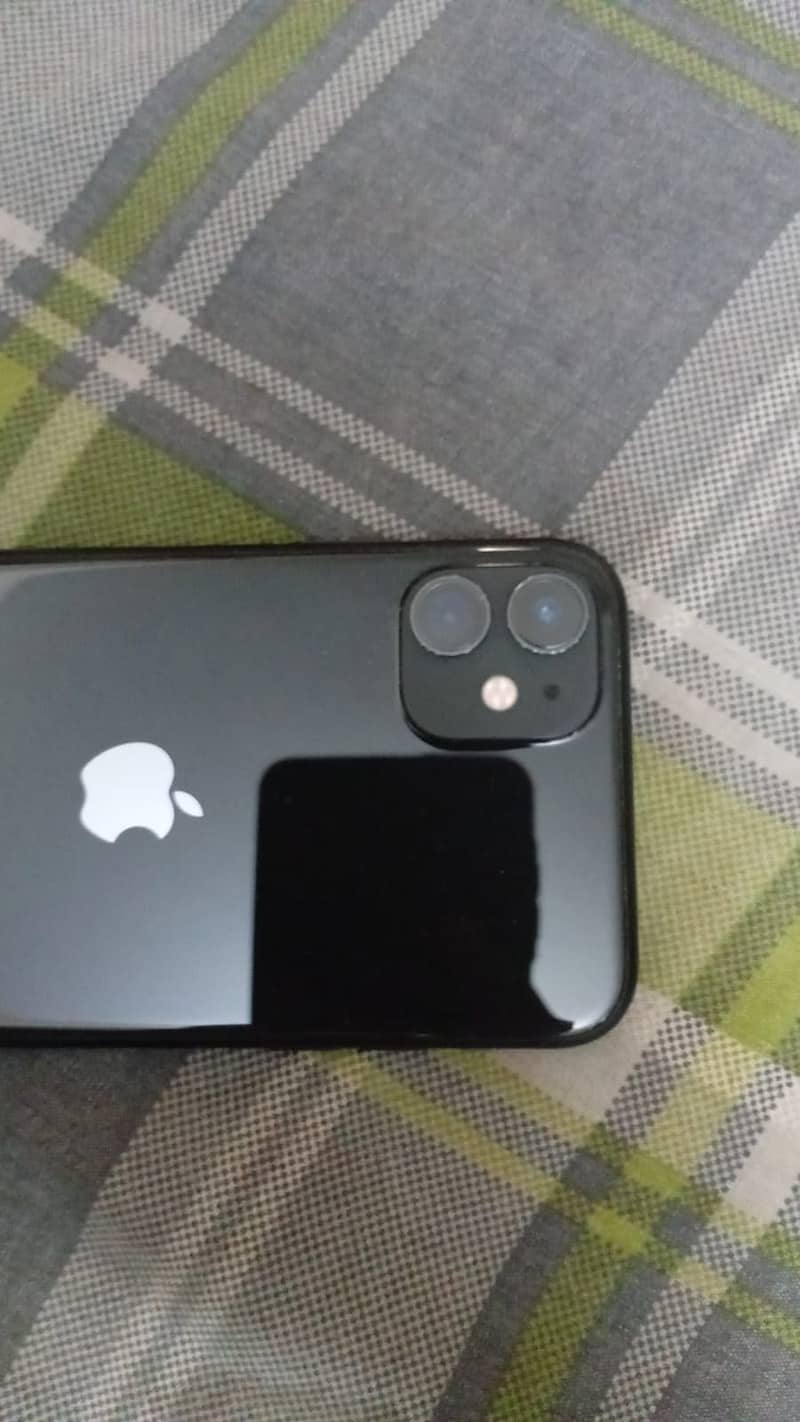Apple iPhone 11 4