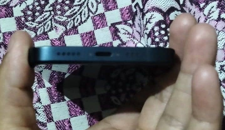 Apple iPhone 13 4