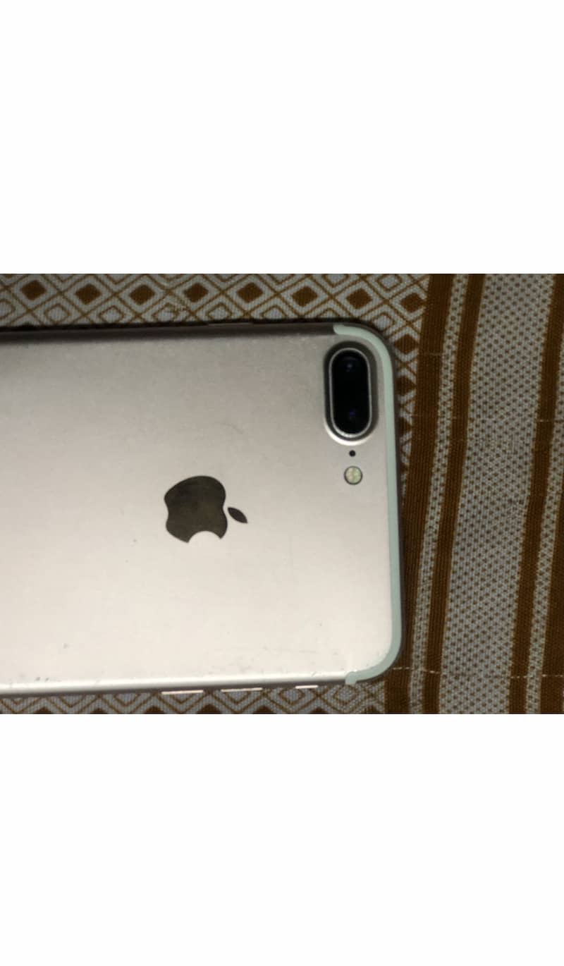 Apple iPhone 7 Plus 4