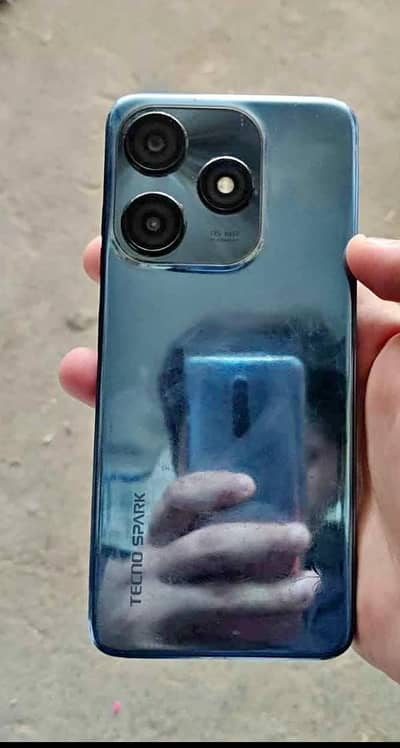 tecno spark 10c 4+4ram hai 128 GB hai box or charger hai