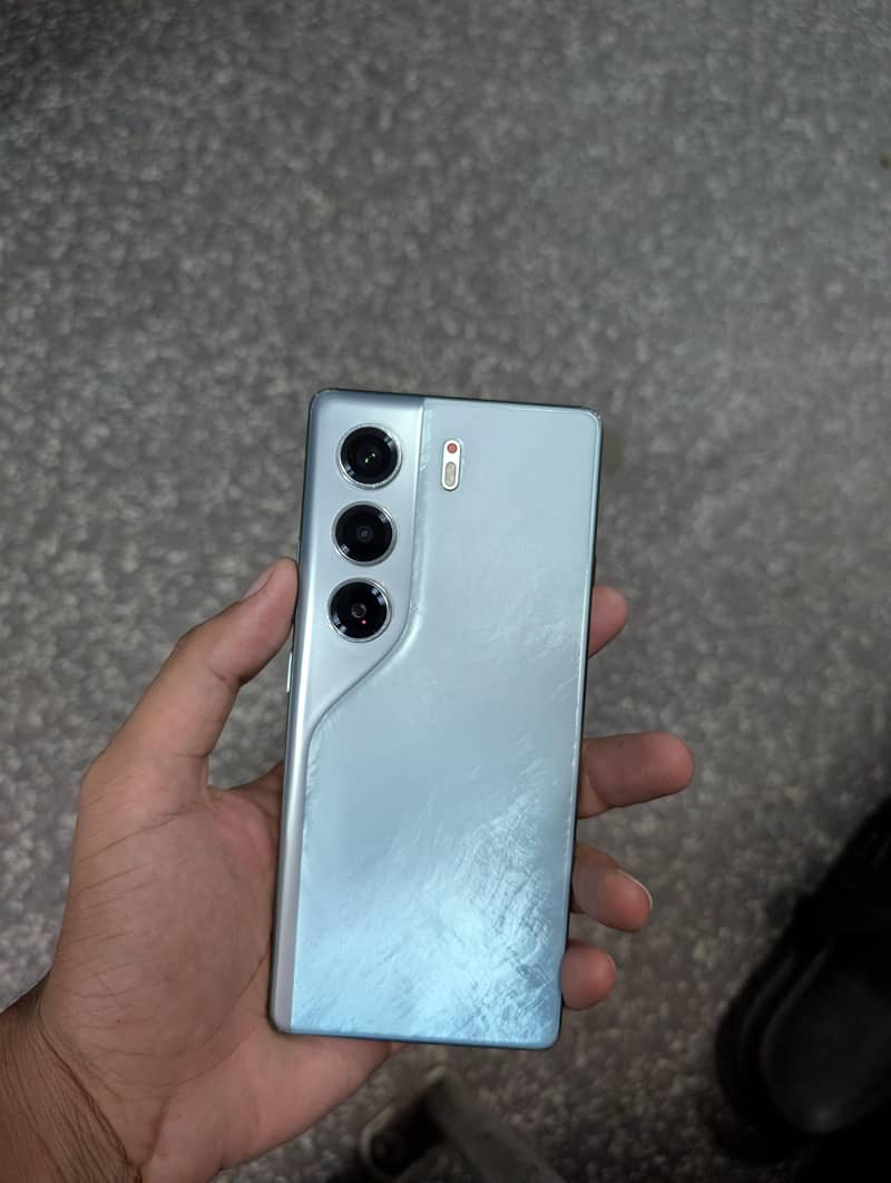 Tecno CAMON 40 0