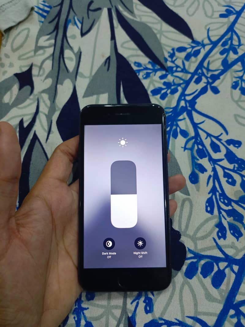 Apple iPhone 7 1