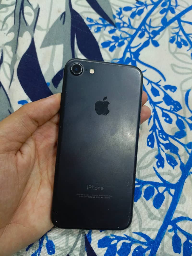 Apple iPhone 7 3