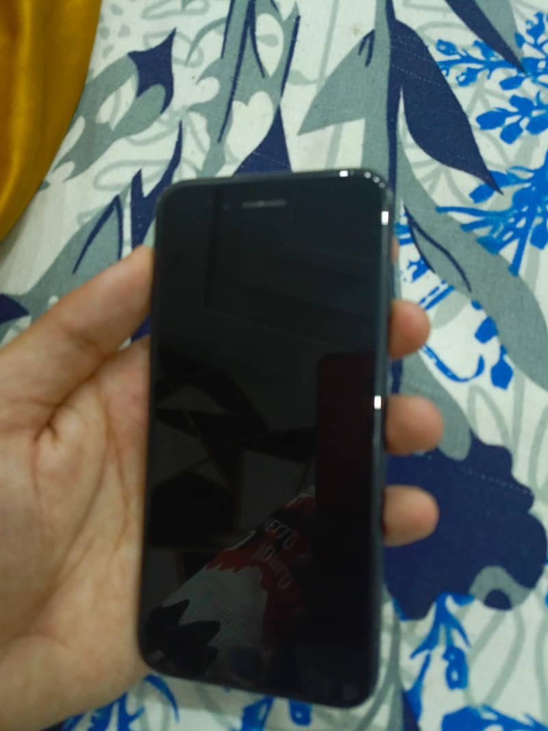 Apple iPhone 7 7