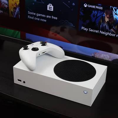Xbox Series S with Game Pass, battery pack and games Complete Package