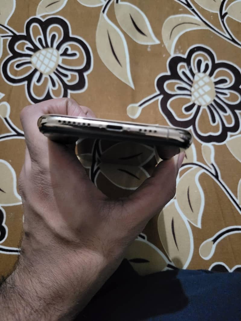 Apple iPhone XS Max 2