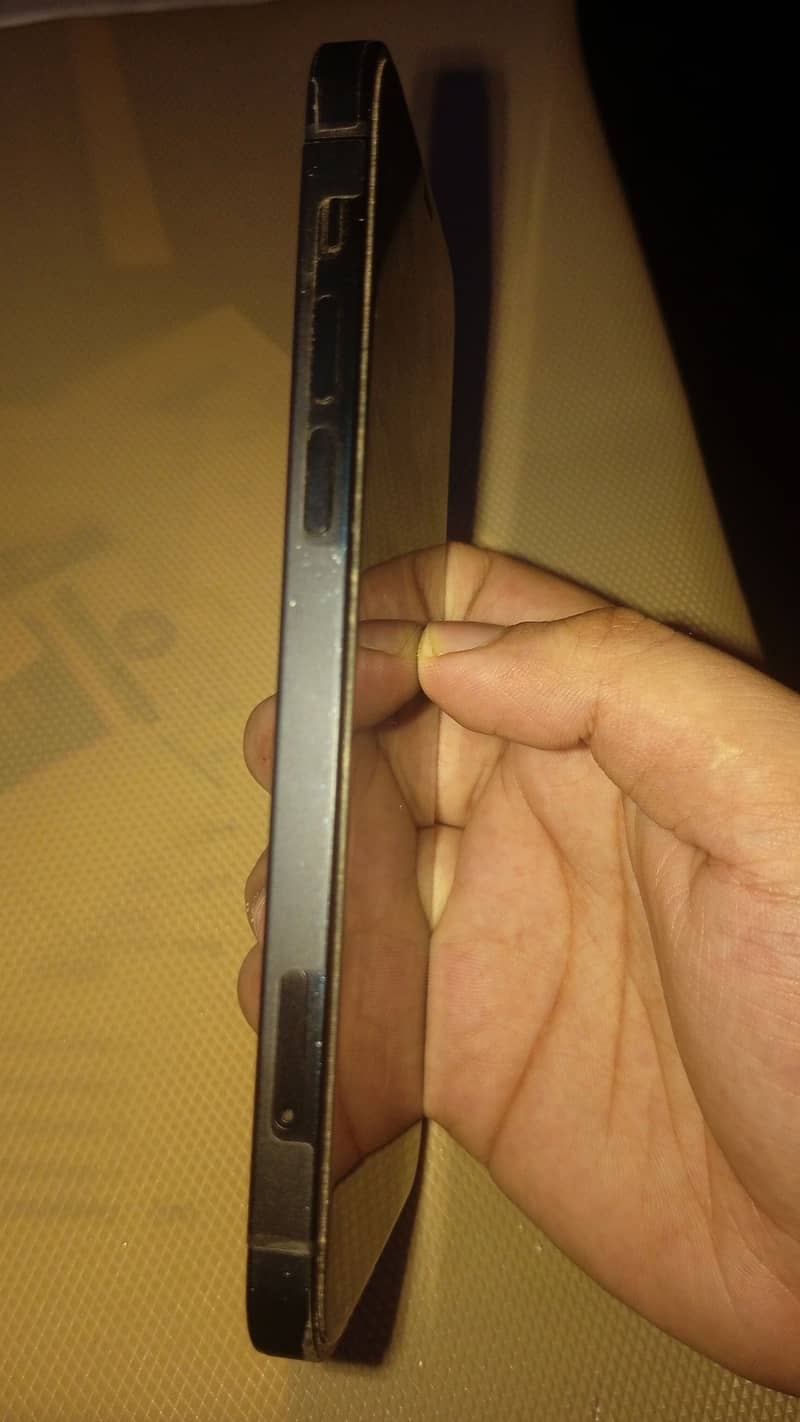 Apple iPhone 12 1