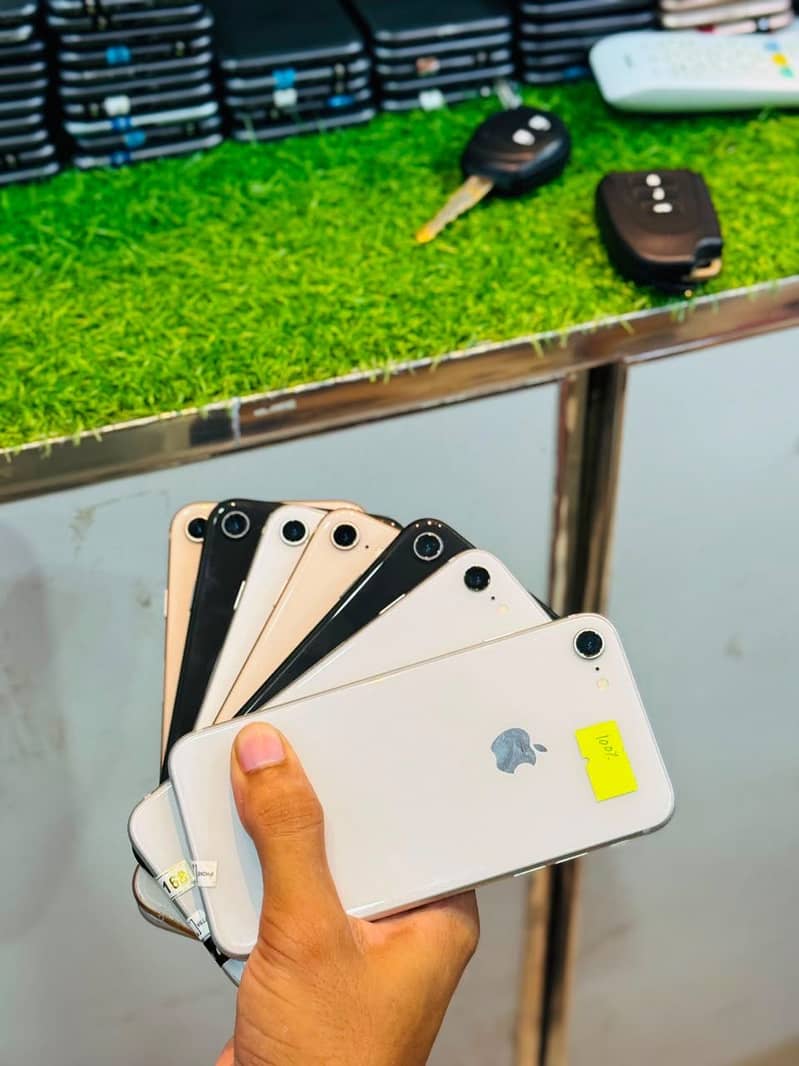 Apple iPhone 8 0