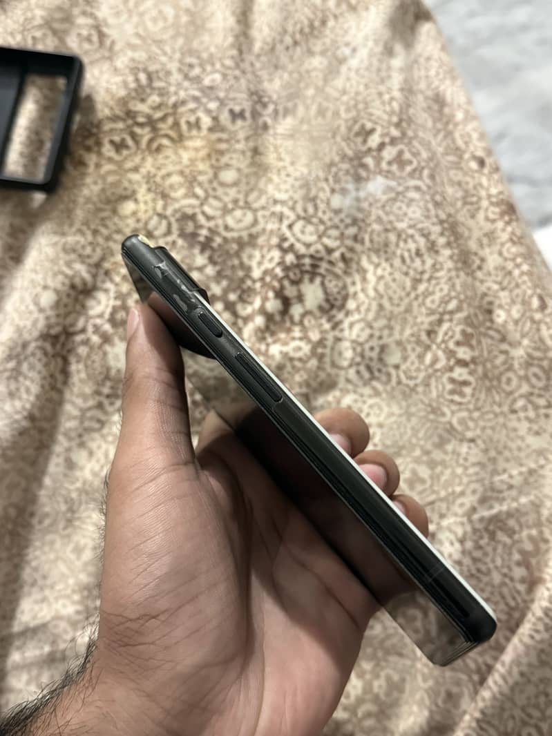 Google Pixel 6 4