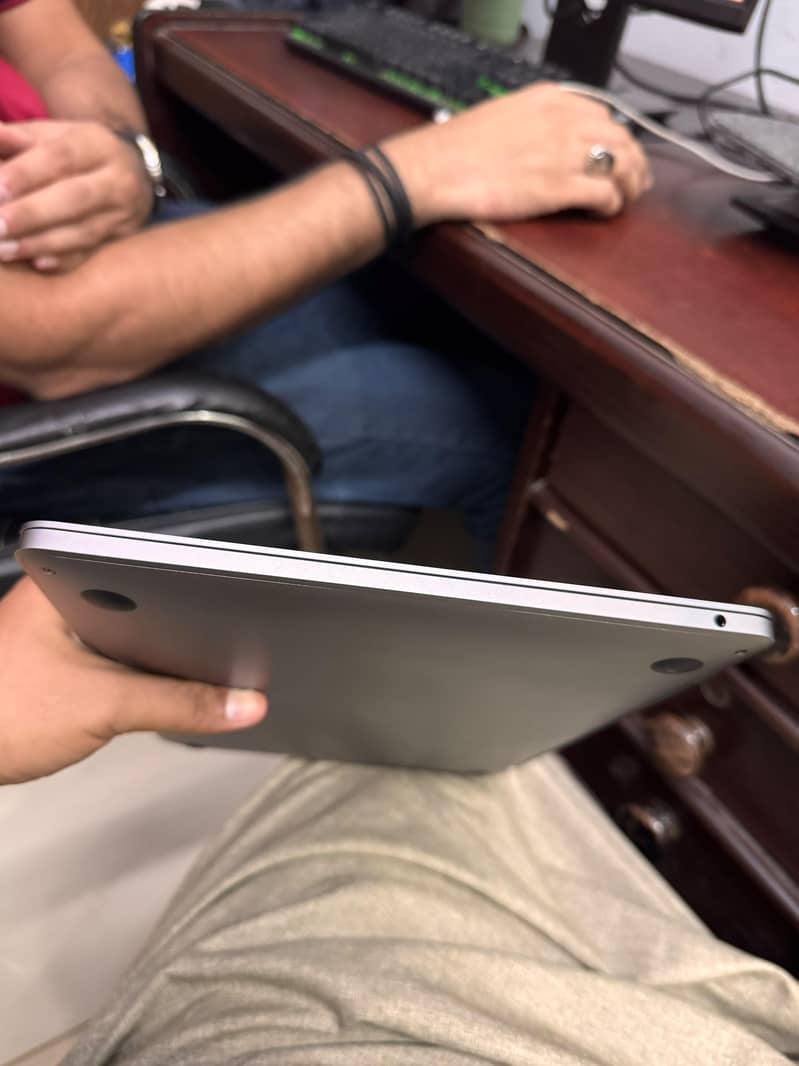 macbook pro m2 touch bar 4