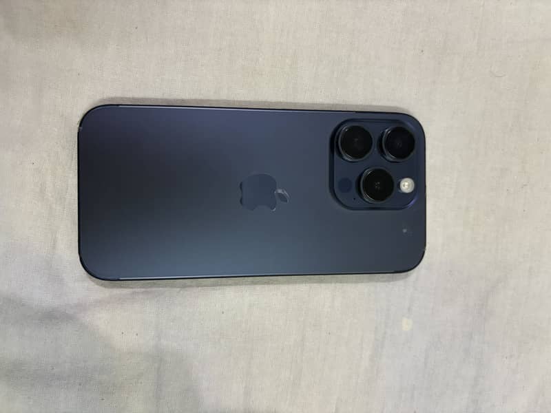 Apple iPhone 15 Pro 4