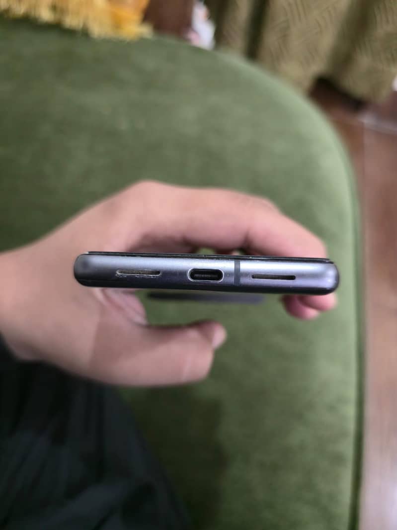 Google Pixel 7 4