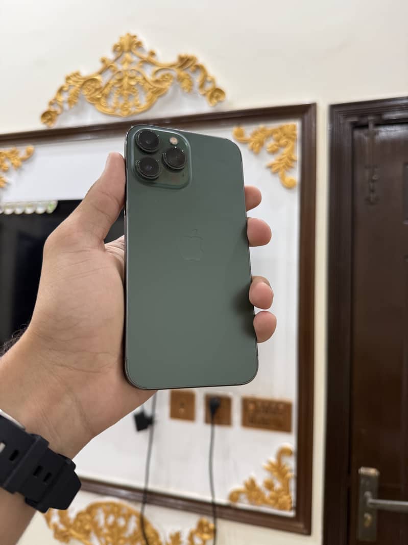Apple iPhone 13 Pro Max 2