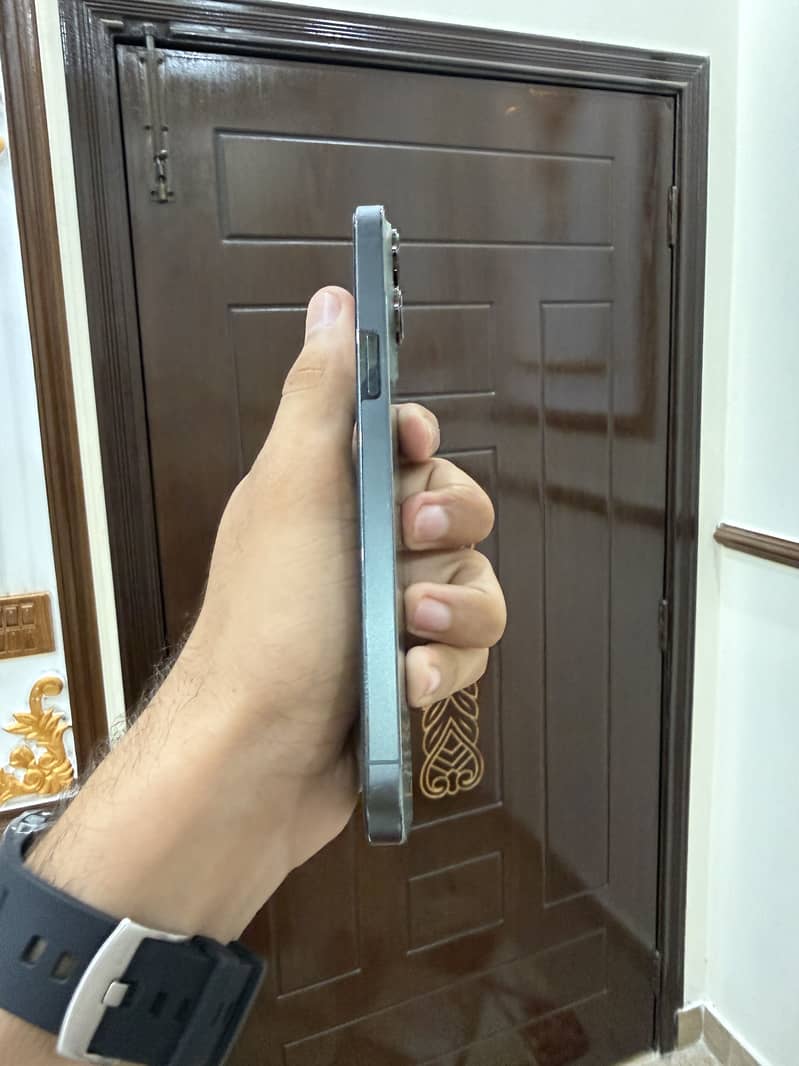 Apple iPhone 13 Pro Max 4