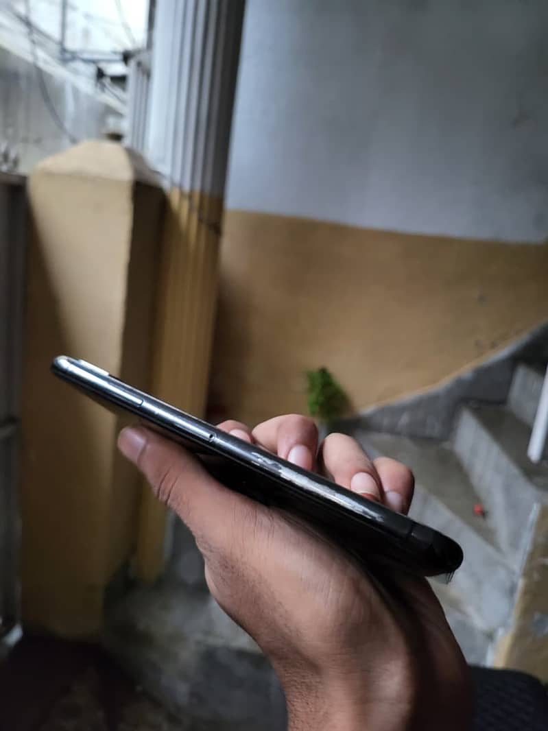 iPhone XS Max 3