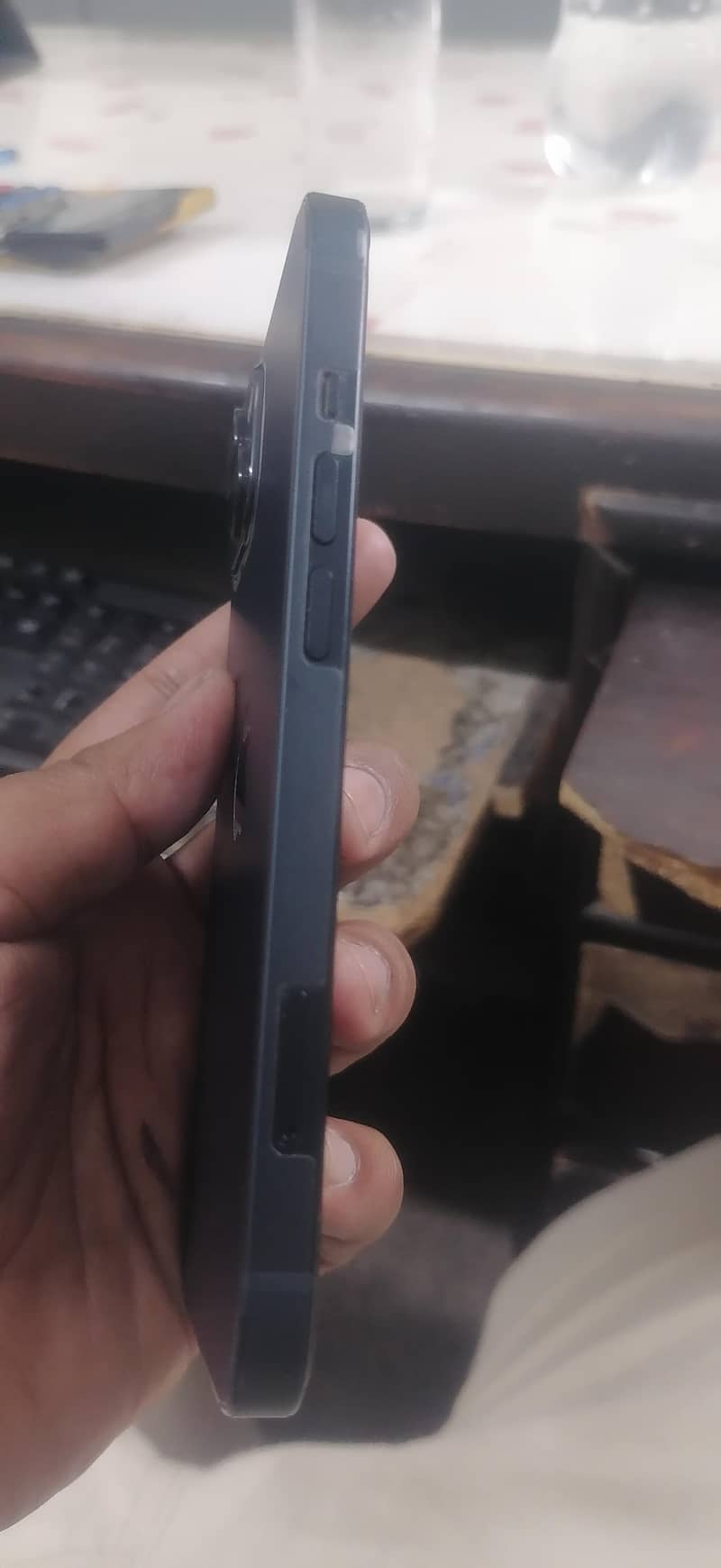 Apple iPhone 13 1
