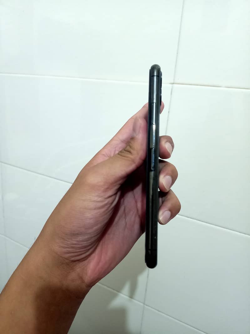 Apple iPhone 11 Pro Max 1