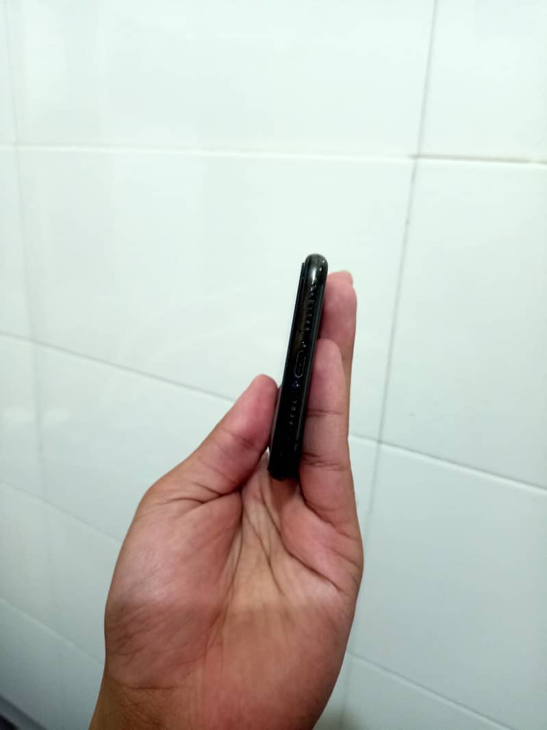 Apple iPhone 11 Pro Max 3