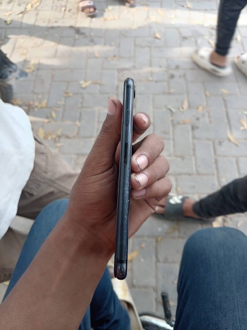 Apple iPhone 7 2