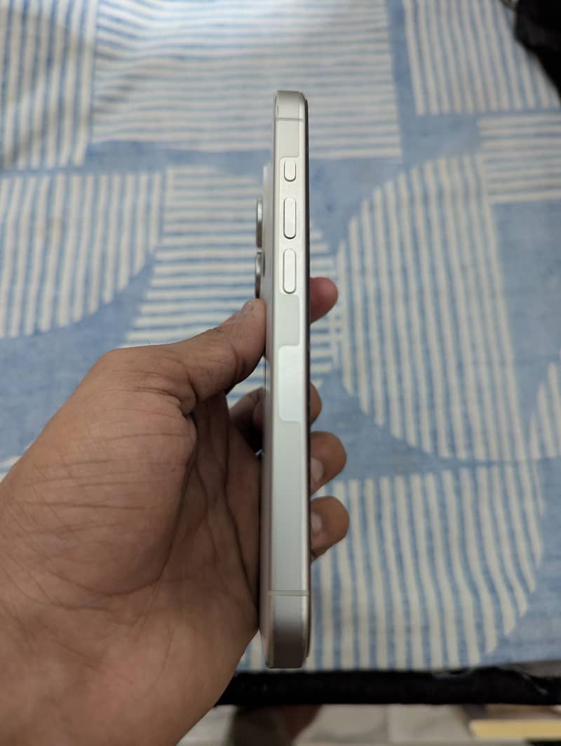 Apple iPhone 15 Pro 2