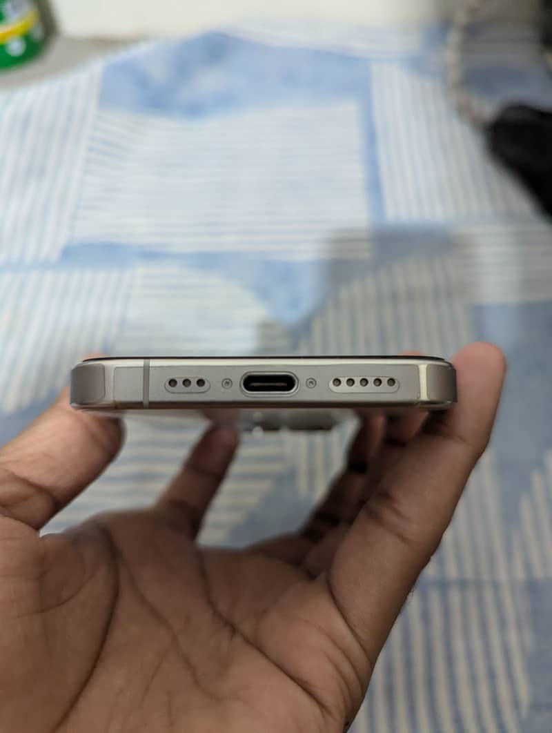 Apple iPhone 15 Pro 3