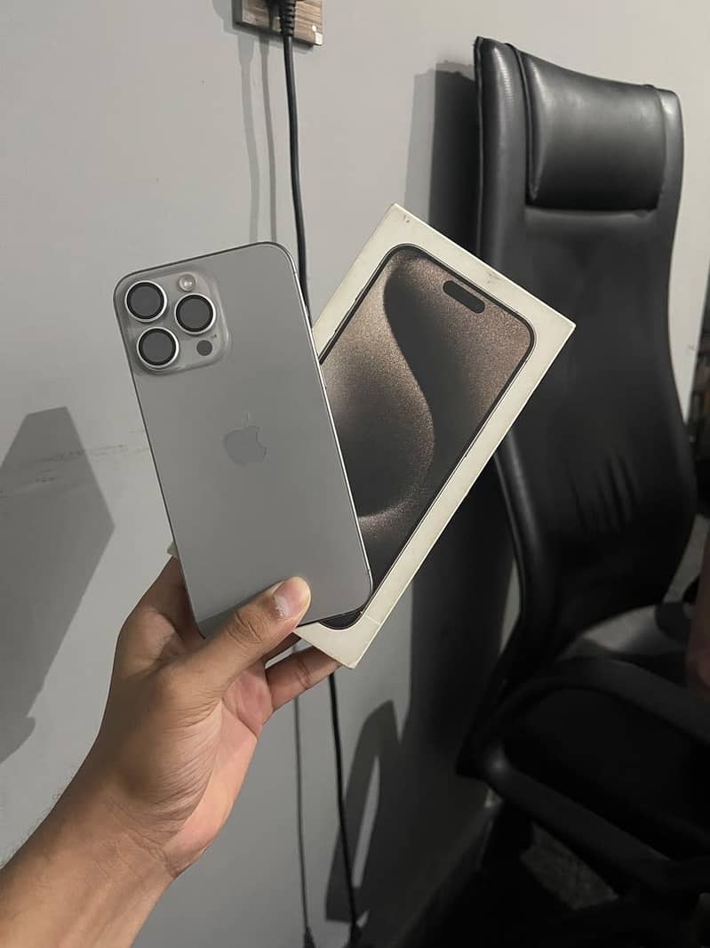Apple iPhone 15 Pro Max 1