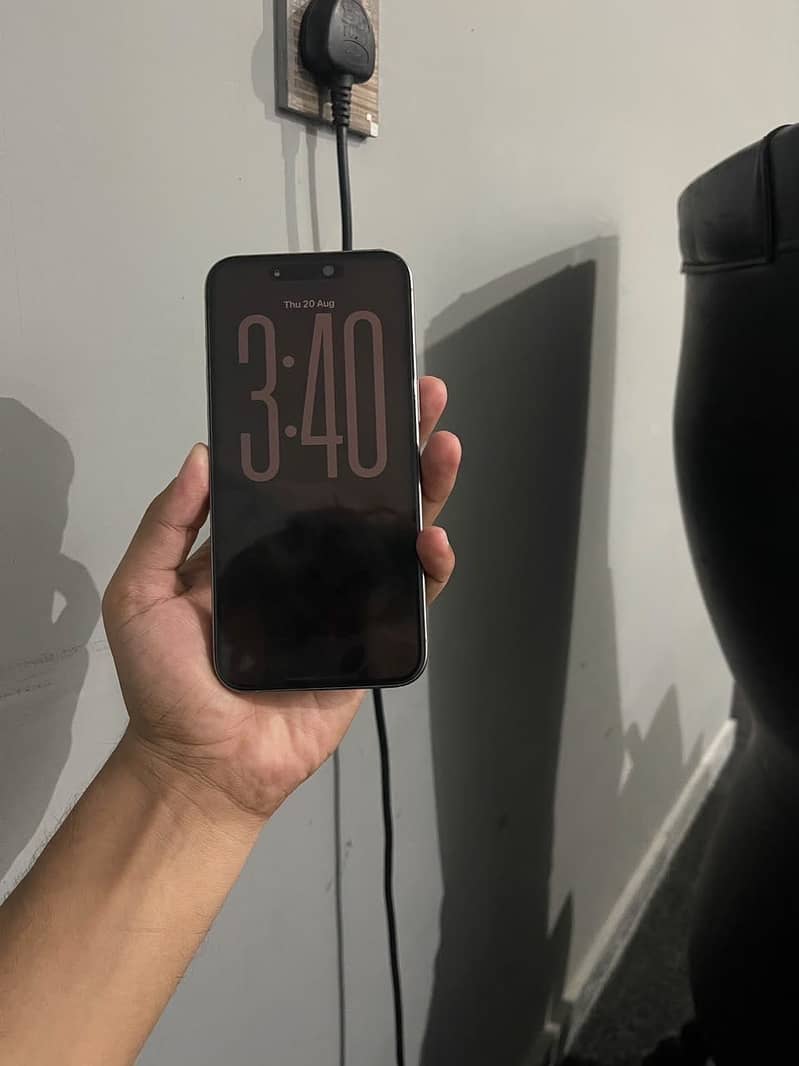 Apple iPhone 15 Pro Max 4