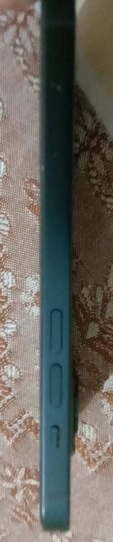 Apple iPhone 13 4