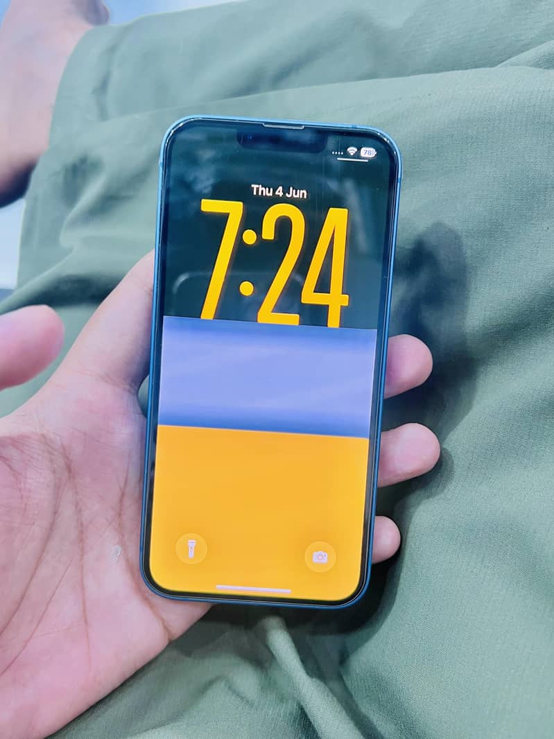 Apple iPhone 13 6
