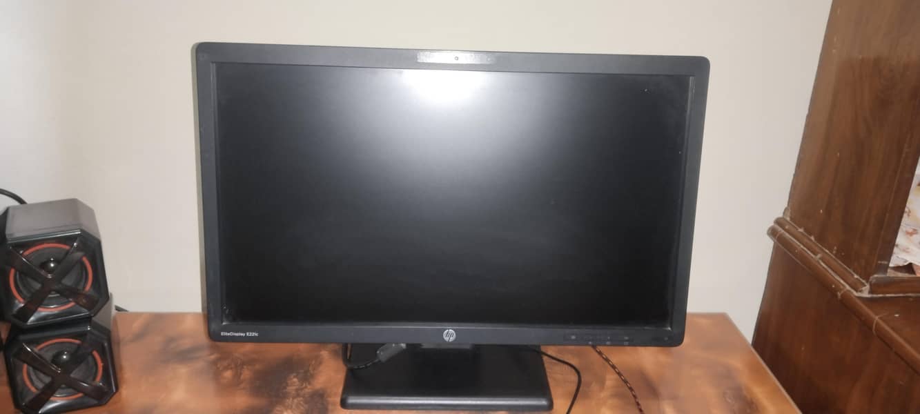 HP ڈیسک ٹاپ کمپیوٹر مکمل سیٹ، بہترین حالت میں 9
