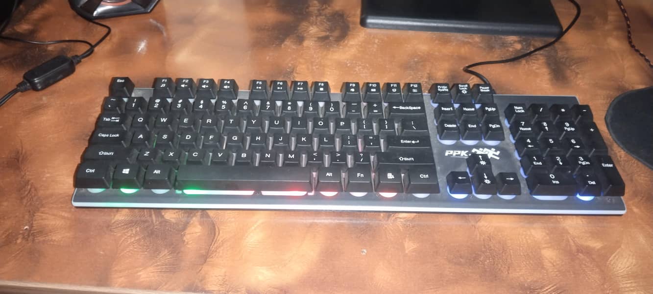 HP ڈیسک ٹاپ کمپیوٹر مکمل سیٹ، بہترین حالت میں 10