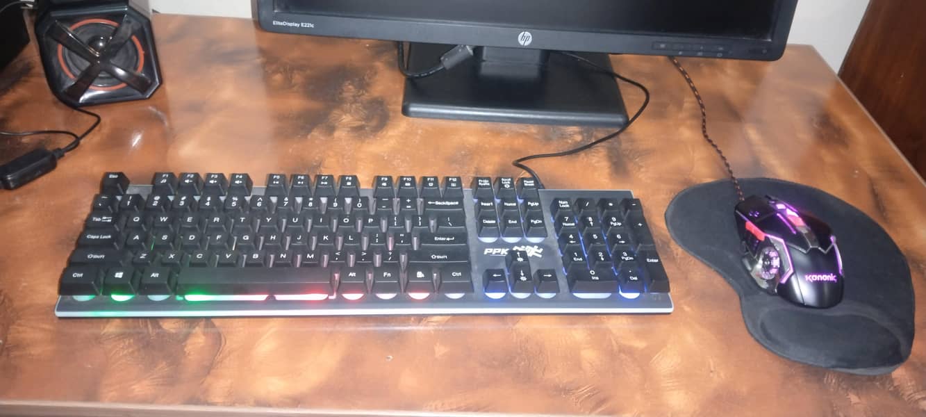 HP ڈیسک ٹاپ کمپیوٹر مکمل سیٹ، بہترین حالت میں 11