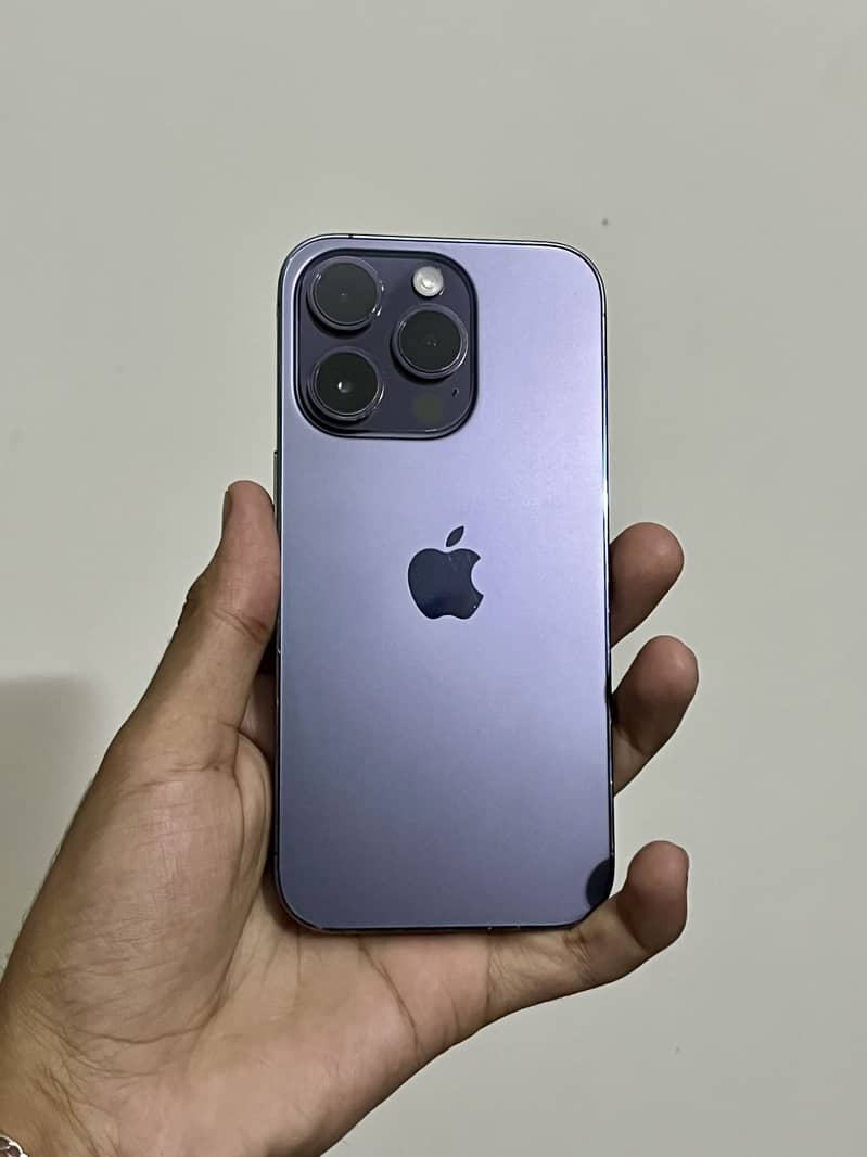 iPhone 14 Pro box 1
