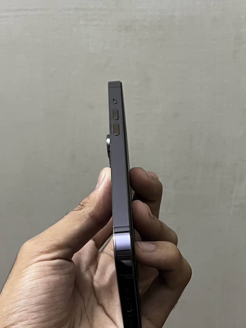 iPhone 14 Pro box 3