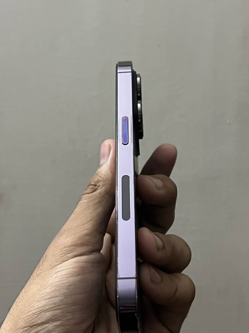 iPhone 14 Pro box 5